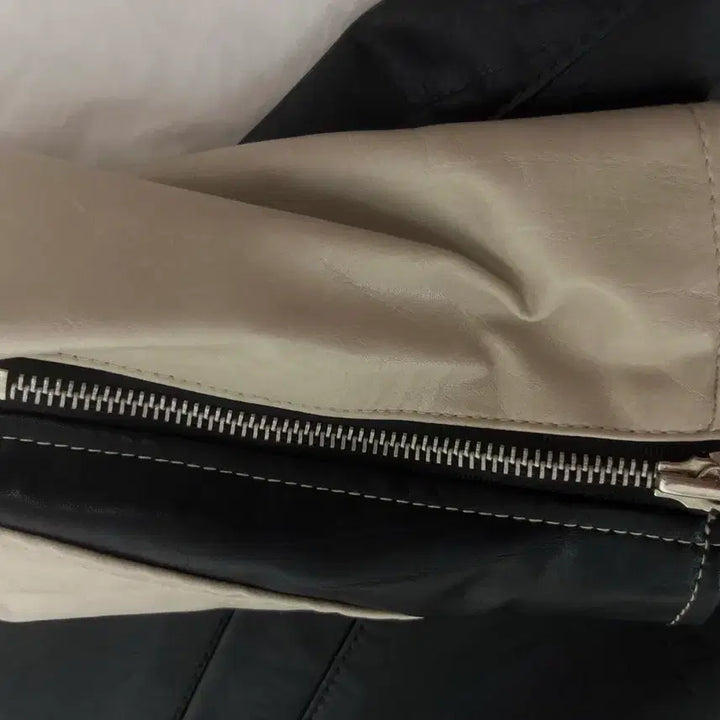 [BUNJANG] Vintage Varsity Black Leather Jacket / 빈티지 바시티 블랙 레더자켓
