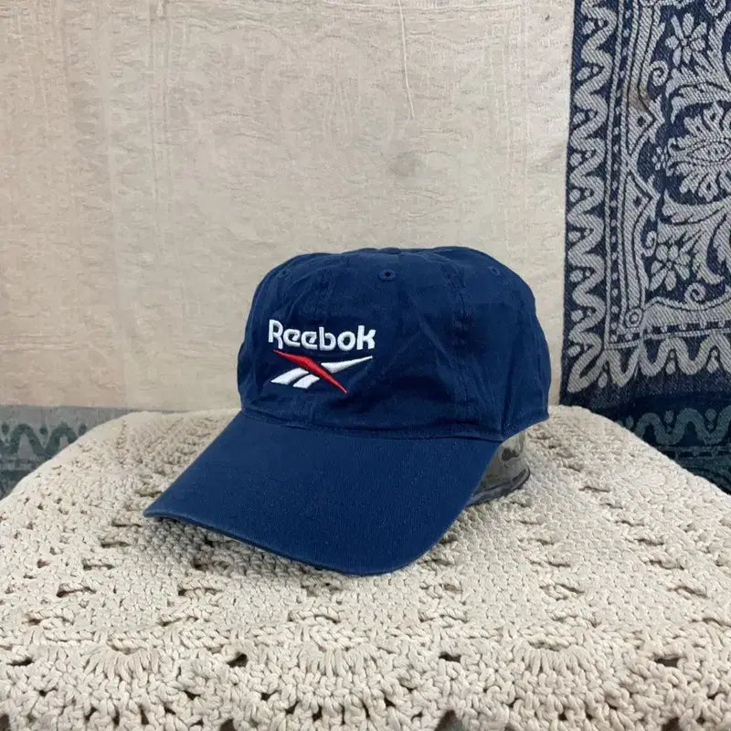 [BUNJANG] Reebok Big Logo Navy Embroidered Ball Cap / [F] 리복 빅로고 자수 네이비 볼캡 모자
