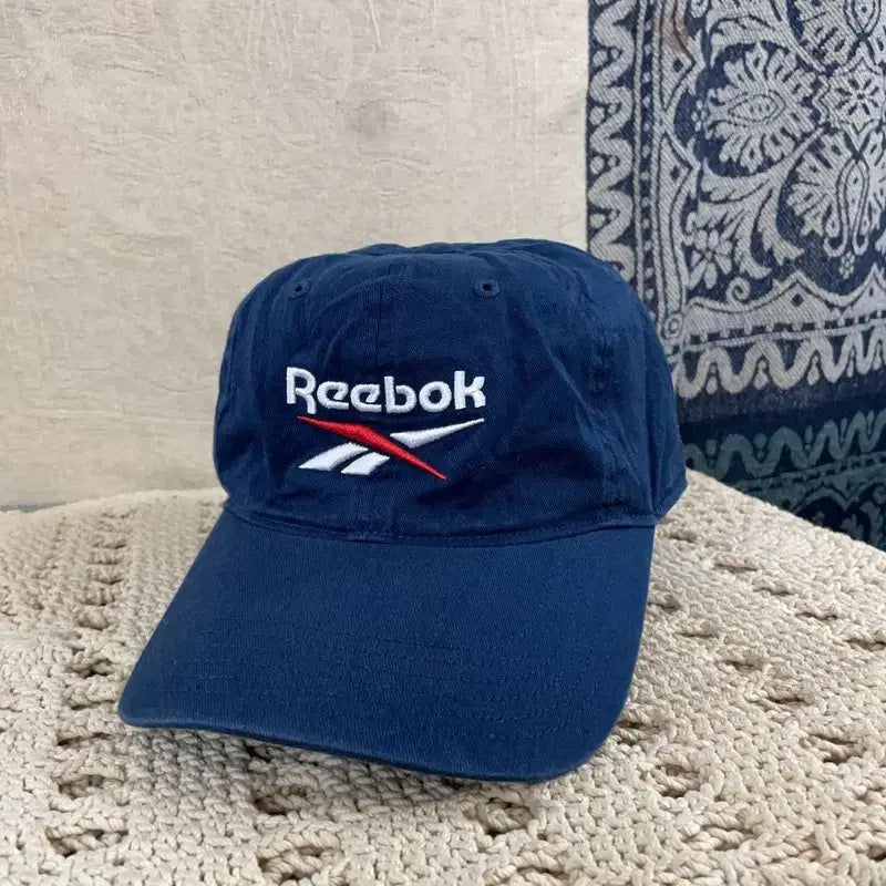 [BUNJANG] Reebok Big Logo Navy Embroidered Ball Cap / [F] 리복 빅로고 자수 네이비 볼캡 모자