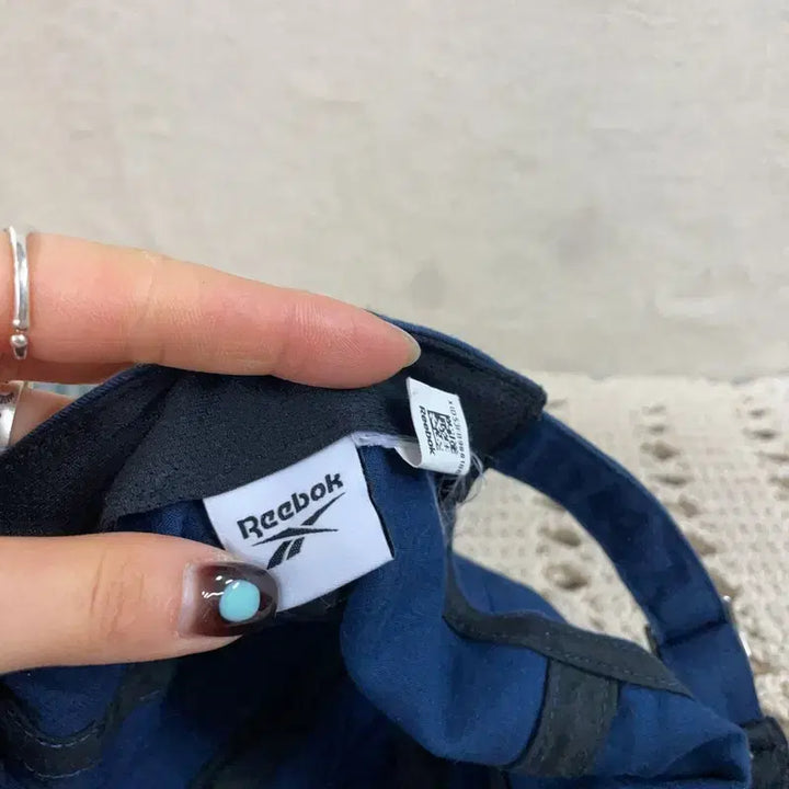 [BUNJANG] Reebok Big Logo Navy Embroidered Ball Cap / [F] 리복 빅로고 자수 네이비 볼캡 모자