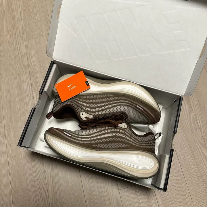 [BUNJANG] Nike Vomero Plus QS Men&