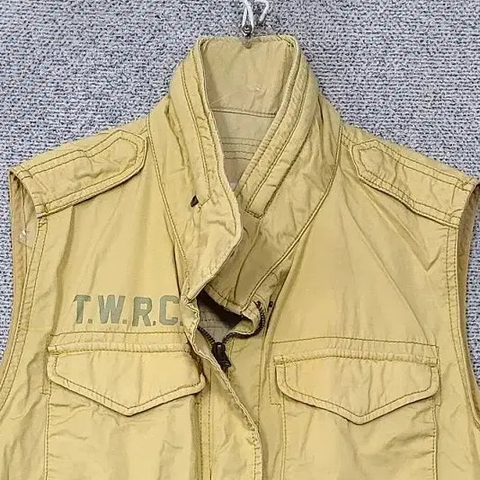 [BUNJANG] Tini Wini Beige Vintage Quad Pocket Vest / 티니위니 베이지 빈티지 쿼드포켓 조끼 FL