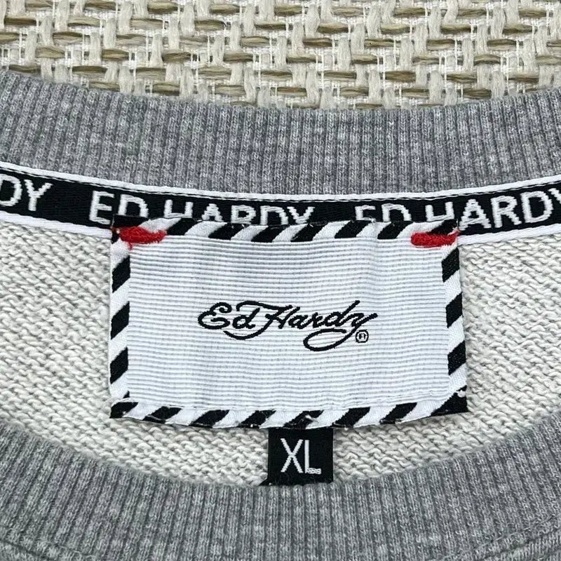 [BUNJANG] Ed Hardy Embroidered Sweatshirt / 에드하디 자수 맨투맨 r3224