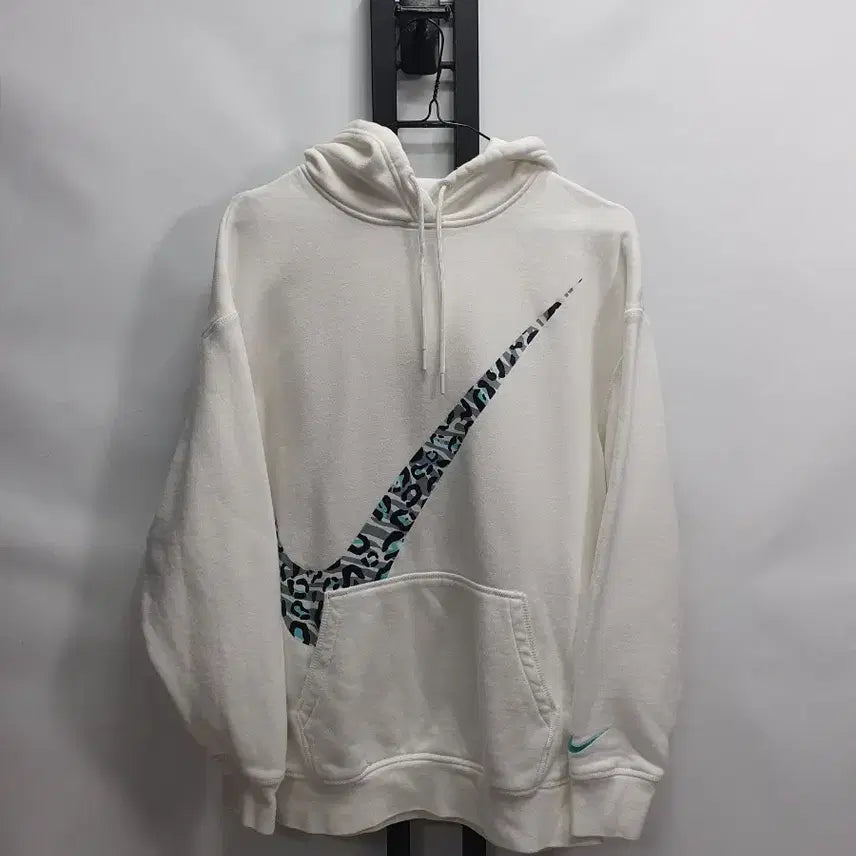 [BUNJANG] Nike Big Swoosh Leopard Fleece Hoodie (White) - S / 나이키 후드티 빅스우시 레오파드 기모 화이트 s