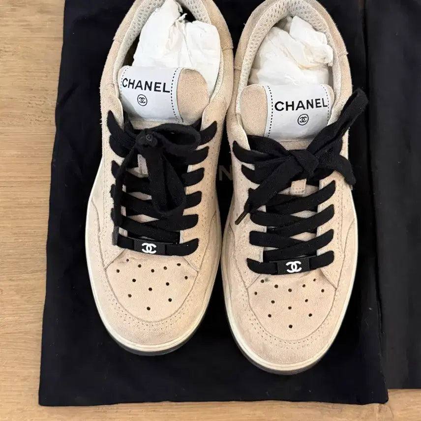 [BUNJANG] Chanel Sneakers Beige / 샤넬 운동화 235
