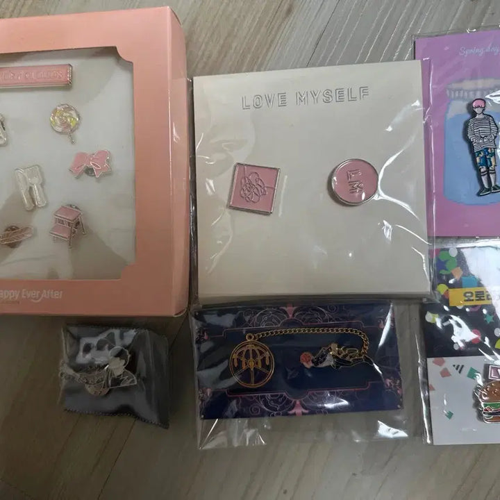 [BUNJANG] BTS Pin Badge Bundle Set / (택포 3.2) 방탄 핀뱃지 모음 처분