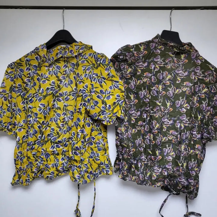 [BUNJANG] Studio Lab Flower Wrap Blouse Bundle Set / 스튜디오랩 플라워 랩 블라우스 2벌 일괄