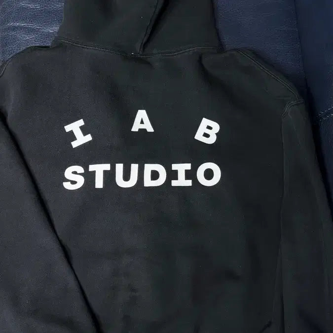 [BUNJANG] IAB Studio Hoodie L Size / 아이앱 스튜디오 후드티 L사이즈