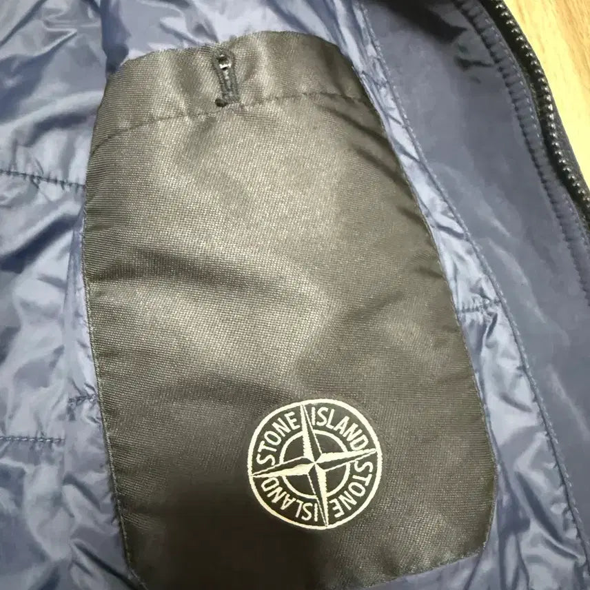 [BUNJANG] Stone Island Crinkle Laps Padded Windbreaker Navy (M) / (M)스톤아일랜드 크링클랩스 패딩 바람막이 네이비