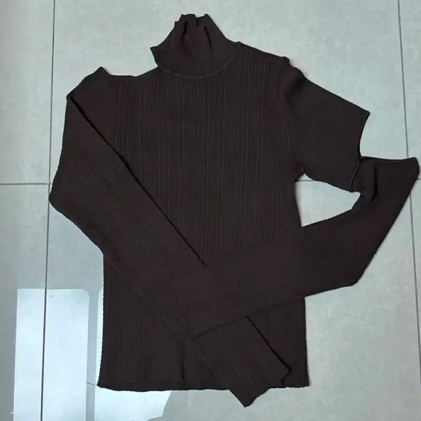 [BUNJANG] Andersson Bell Slim Fit Brown Cutout Knit Top / 앤더슨벨 긴팔여자 골지브라운 컷아웃슬림핏 니트