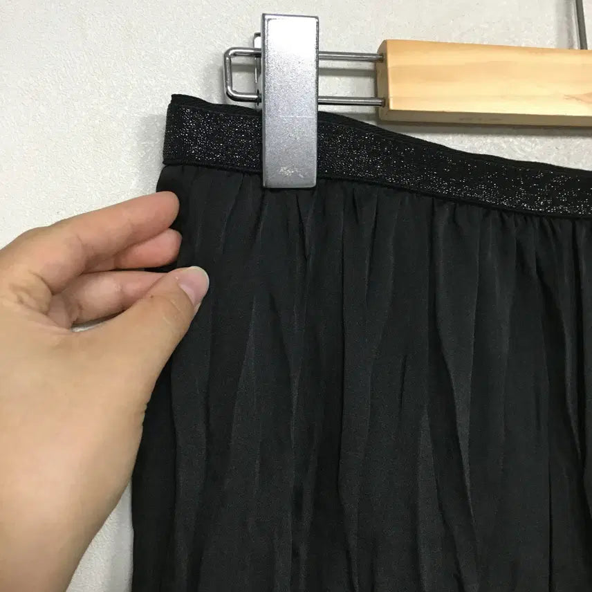 [BUNJANG] Delara Pleated Banding Skirt (Size 64) / 22 델라라나 플리츠 밴딩 스커트 64