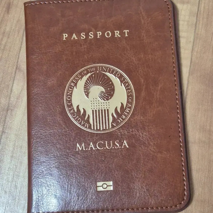 [BUNJANG] Harry Potter Fantastic Beasts Passport Case Brown / 해리포터 신비한동물사전 굿즈 여권케이스 브라운