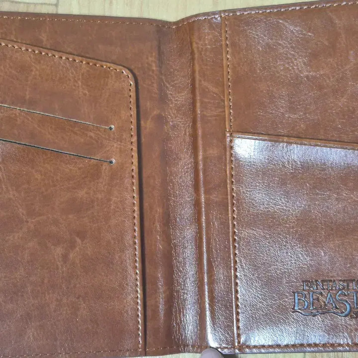 [BUNJANG] Harry Potter Fantastic Beasts Passport Case Brown / 해리포터 신비한동물사전 굿즈 여권케이스 브라운
