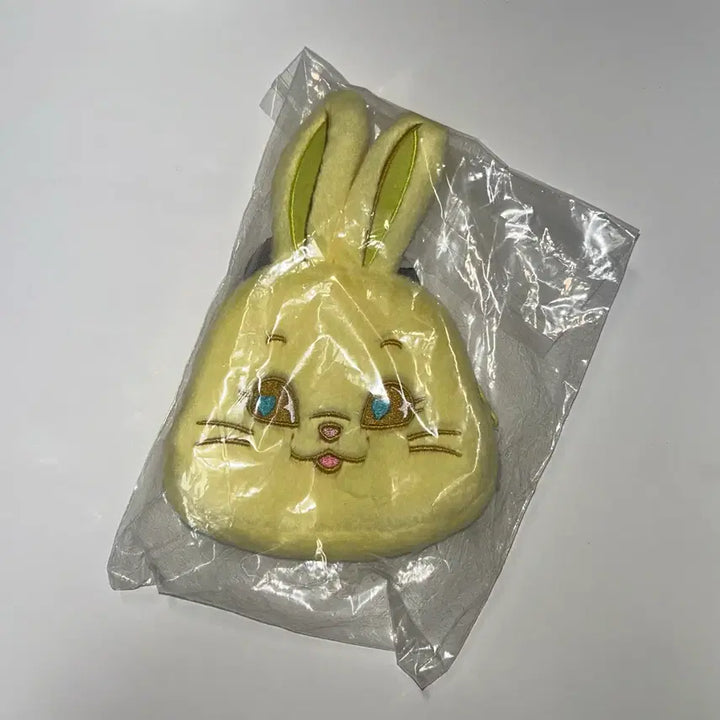 [BUNJANG] NewJeans Tokki Plush Face Pouch Yellow / 뉴진스 토끼 플러시 얼굴 파우치 옐로우