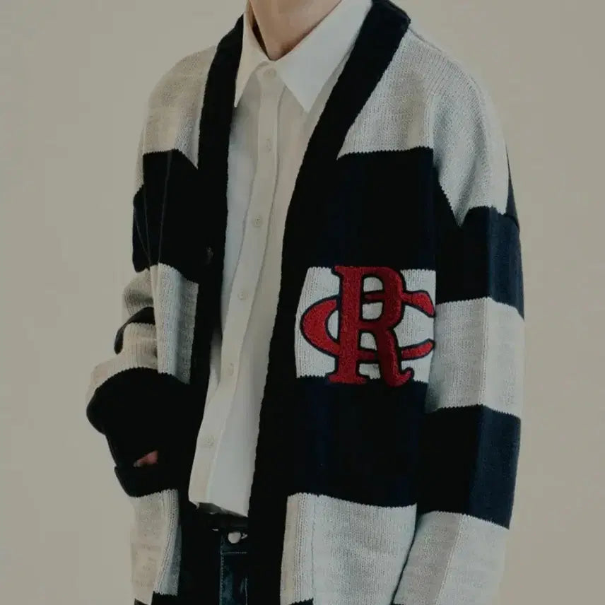 [BUNJANG] Romantic Crown Athletic Logo Stripe Knit Cardigan / 로맨틱크라운 애슬레틱 로고 스트라이프 니트 가디건