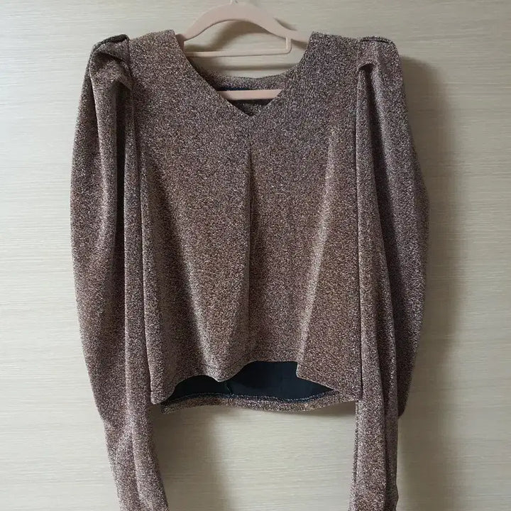 [BUNJANG] Puff Sleeve Pink Gold V-Neck T-Shirt / 퍼프  핑크골드 티셔츠