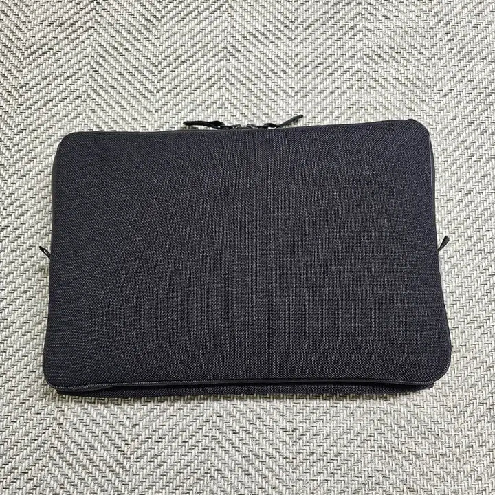 [BUNJANG] Stone Island Reflective Clutch / 스톤아일랜드 리플렉티브 클러치
