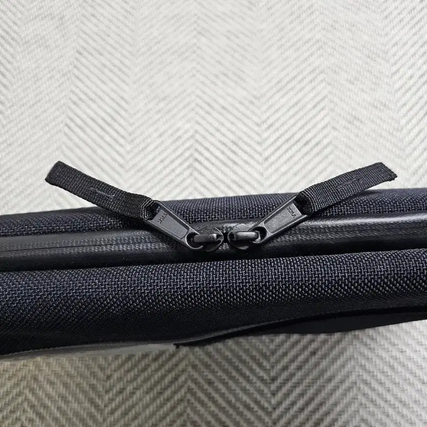 [BUNJANG] Stone Island Reflective Clutch / 스톤아일랜드 리플렉티브 클러치