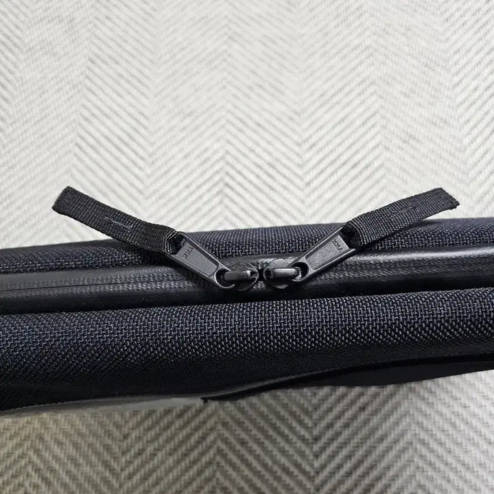 [BUNJANG] Stone Island Reflective Clutch / 스톤아일랜드 리플렉티브 클러치
