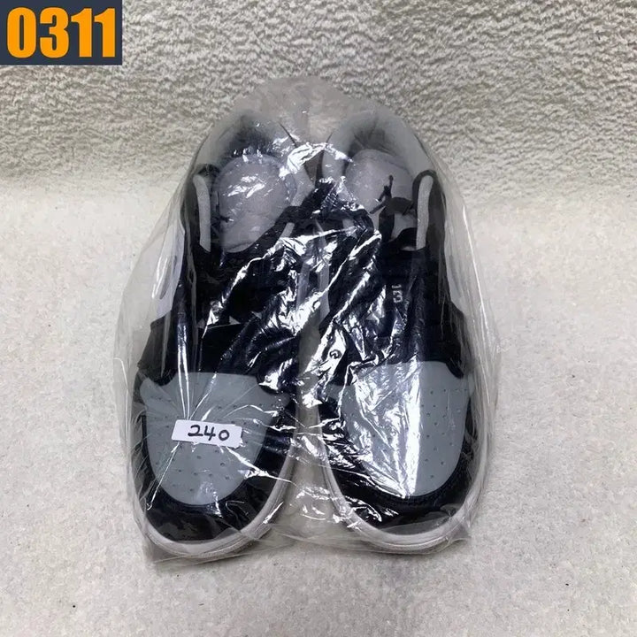 [BUNJANG] Nike Jordan 1 Low Light Smoke Grey Sneakers / [240] 나이키 조던1 로우 라이트 스모크 그레이 여성신발 스니커즈