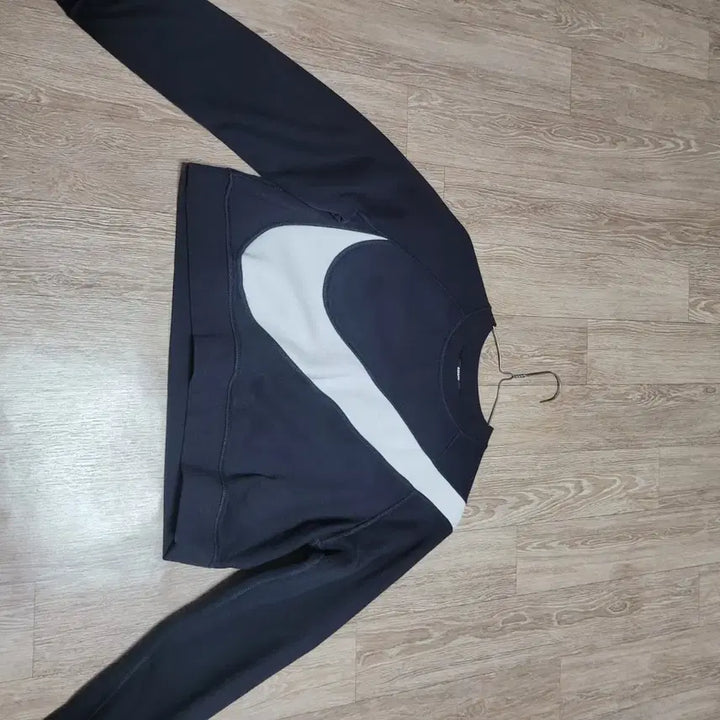 [BUNJANG] Nike Big Swoosh Crop Sweatshirt / 나이키 빅스우시 크롭 맨투맨