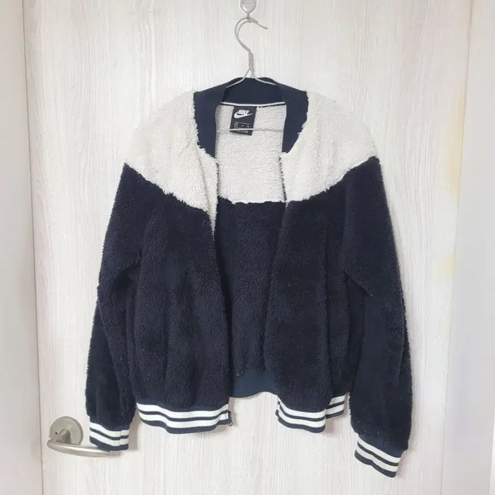 [BUNJANG] Nike Fleece Jacket Black/White (Women&