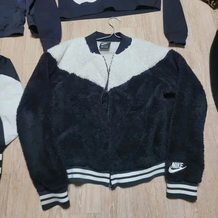 [BUNJANG] Nike Fleece Jacket Black/White (Women&