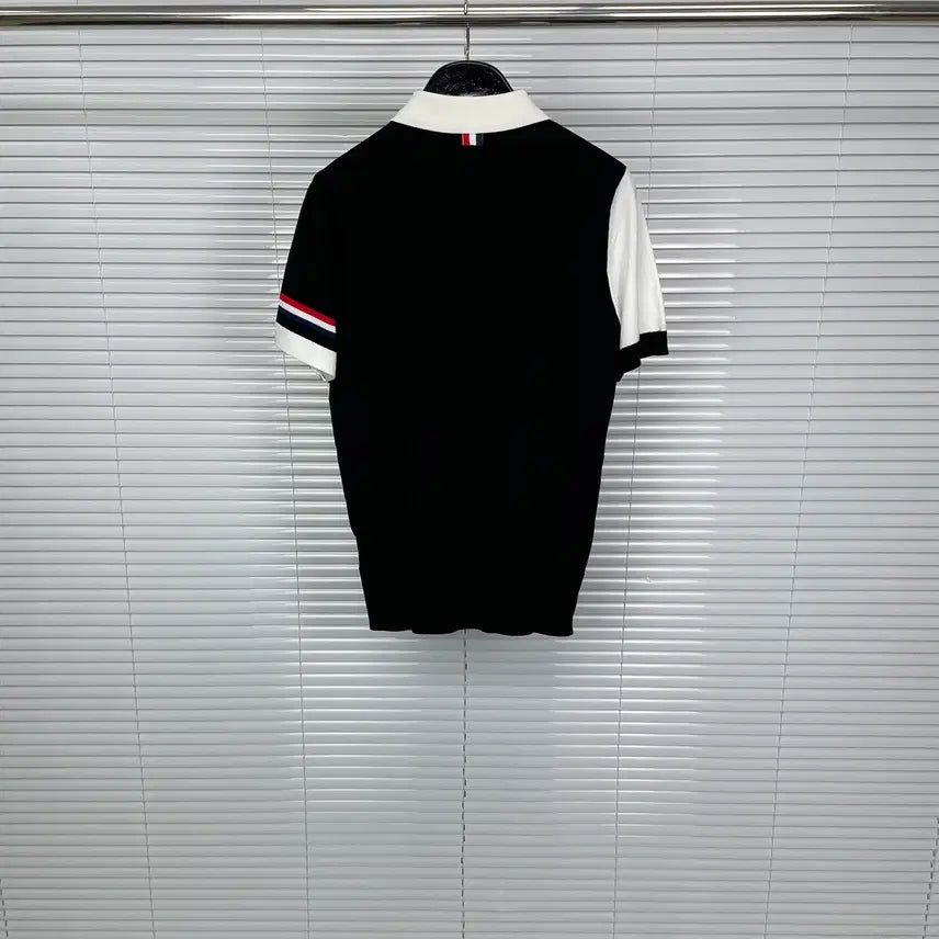 [SOLD OUT] 톰브라운 반팔티셔츠 니트 검흰 올 남녀사이즈 여름 반팔