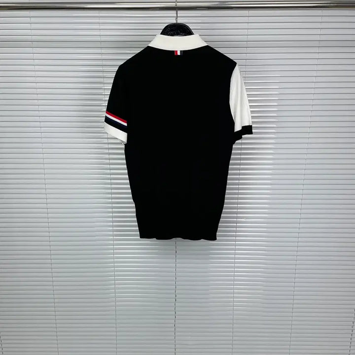 [SOLD OUT] 톰브라운 반팔티셔츠 니트 검흰 올 남녀사이즈 여름 반팔