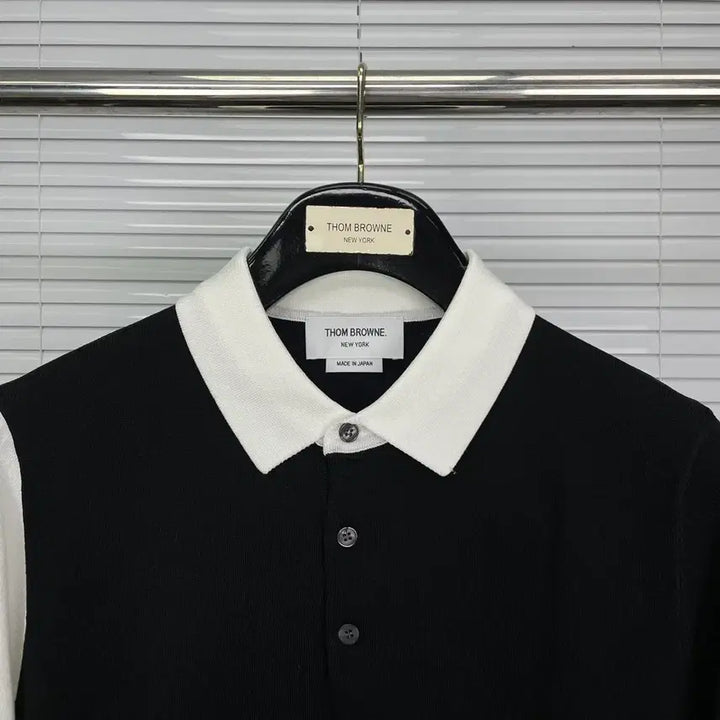 [SOLD OUT] 톰브라운 반팔티셔츠 니트 검흰 올 남녀사이즈 여름 반팔