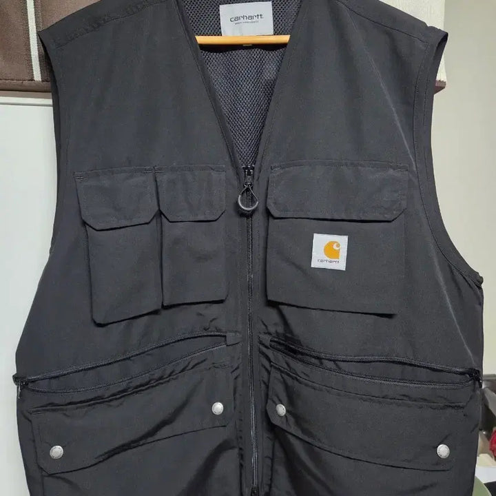 [SOLD OUT] 칼하트 블랙 유틸리티 조끼 베스트