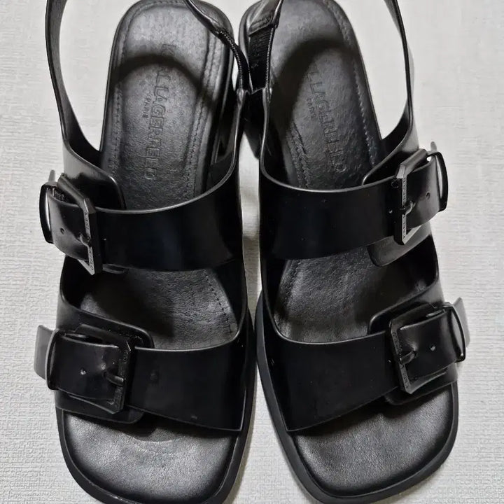 [BUNJANG] Karl Lagerfeld Paris Sandals Black / 240.칼라거펠드 파리 Karl Lagerfeld  샌들  블랙