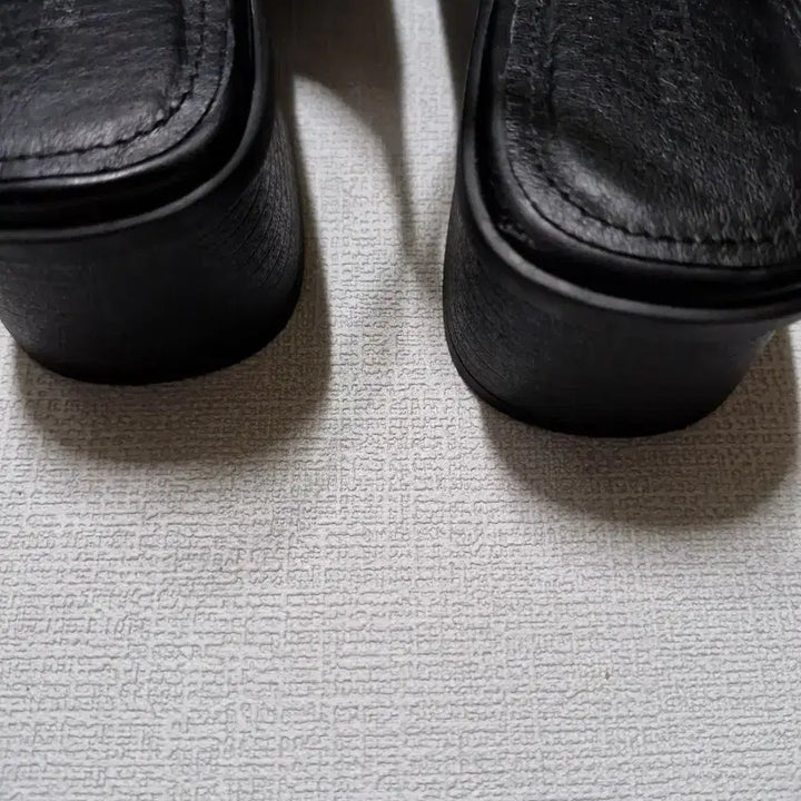 [BUNJANG] Karl Lagerfeld Paris Sandals Black / 240.칼라거펠드 파리 Karl Lagerfeld  샌들  블랙