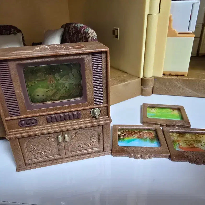 [BUNJANG] Sylvanian Families Old Sofa, TV, Telephone / 실바니안 올드 쇼파 ,티비,전화기