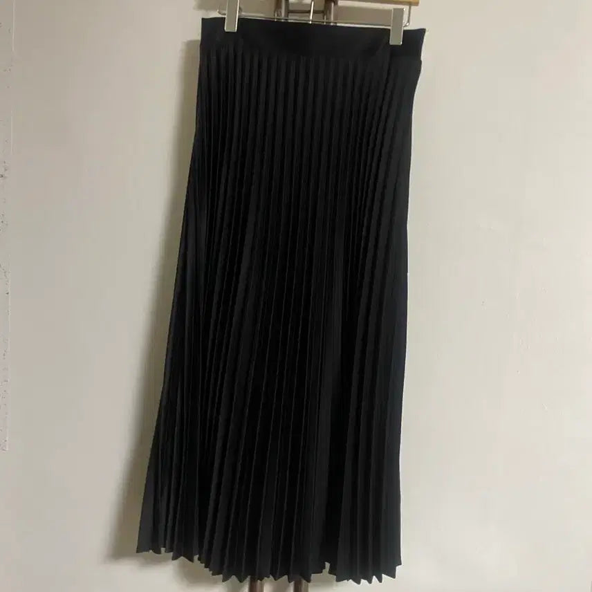 [BUNJANG] Black Pleated Long Skirt / 블랙 플리츠 스커트 55-66