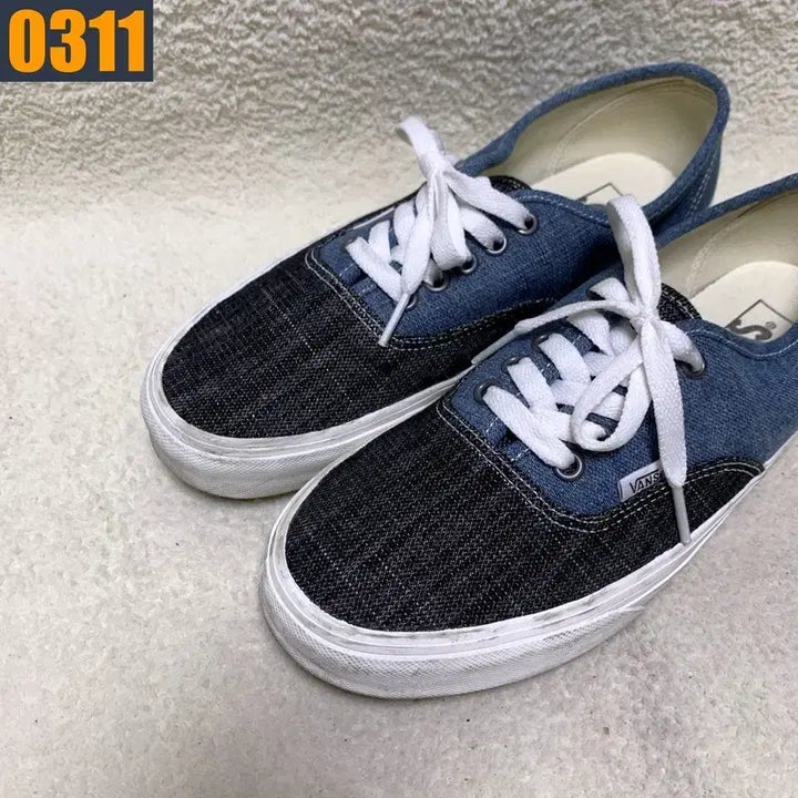 [BUNJANG] Vans Authentic Sneakers / 260 반스 어센틱 스니커즈