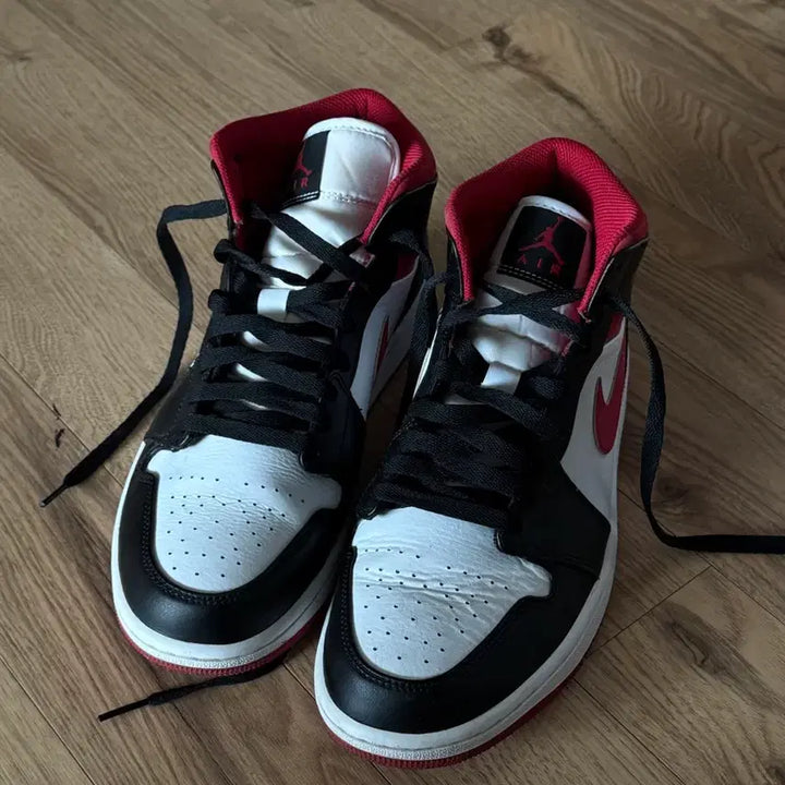 [BUNJANG] Nike Jordan 1 Mid Gym Red Black White 275 Sneakers / 조던 1 미드 짐레드 블랙 화이트 275