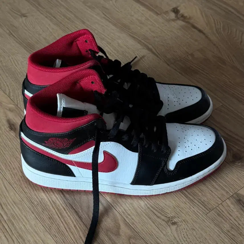 [BUNJANG] Nike Jordan 1 Mid Gym Red Black White 275 Sneakers / 조던 1 미드 짐레드 블랙 화이트 275