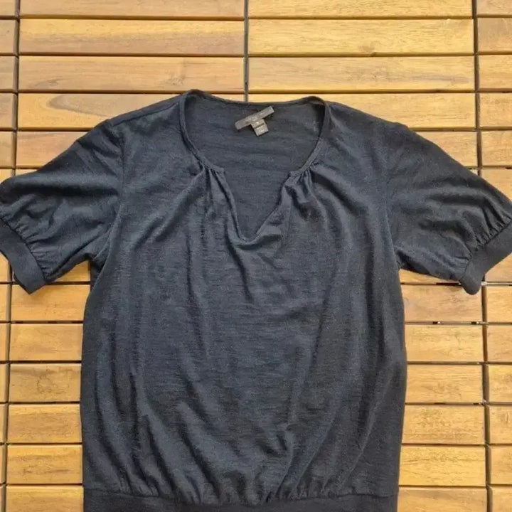 [BUNJANG] Louis Vuitton Black V-Neck T-Shirt / [정품루이비통] 블랙 브이넥