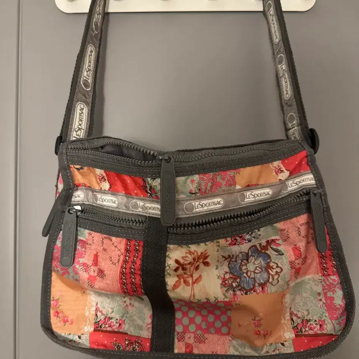 [BUNJANG] LeSportsac Big Logo Expandable Zipper Tote Bag / 레스포삭 LeSportsac 빅로고 빅지퍼 (확장가능)