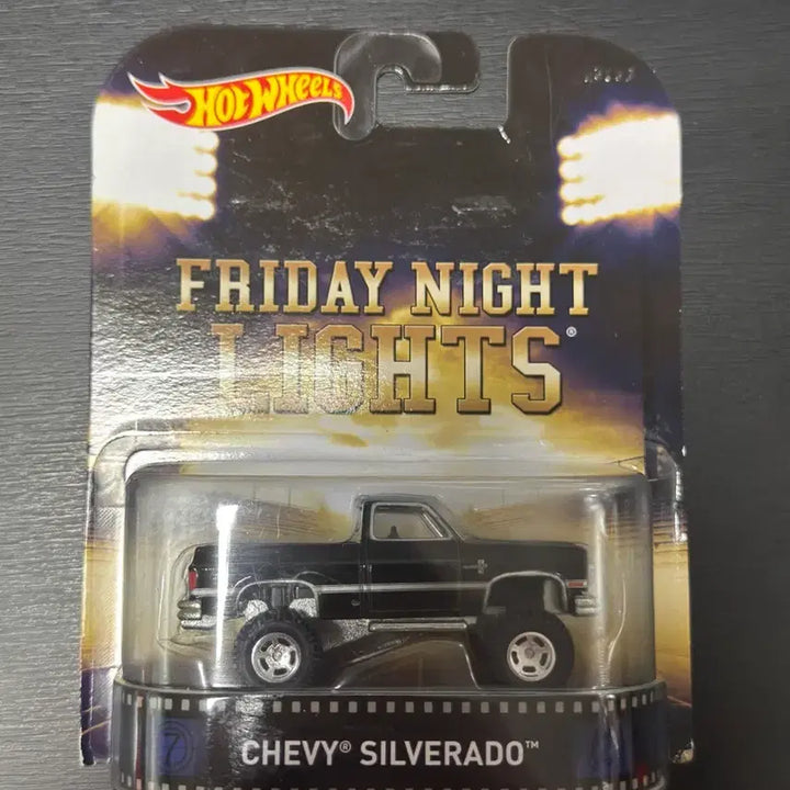 [BUNJANG] Hot Wheels Friday Night Lights Chevy Silverado Diecast Car / 핫휠 Friday Night Lights 셰비 실버라도