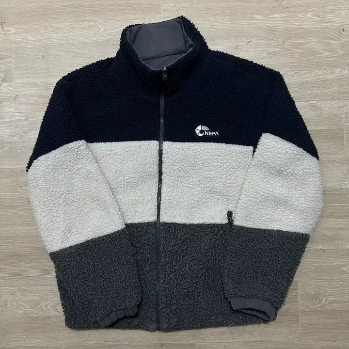 [BUNJANG] Nepa Reversible Fleece Windbreaker Jacket / 네파 리버시블 후리스 바람막이 점퍼