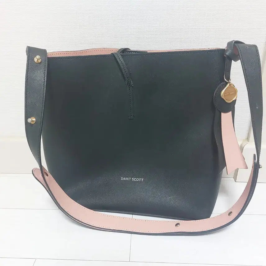 [BUNJANG] SAINT SCOTT Leather Shoulder Bag / SAINT SCOTT 가죽 숄더백+핑크포인트 싸게 판매