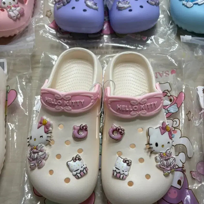 [BUNJANG] Sanrio Crocs Clog Slippers / 산리오 헬로키티, 마이멜로디, 쿠로미, 한교동 크록스 클로그 슬리퍼