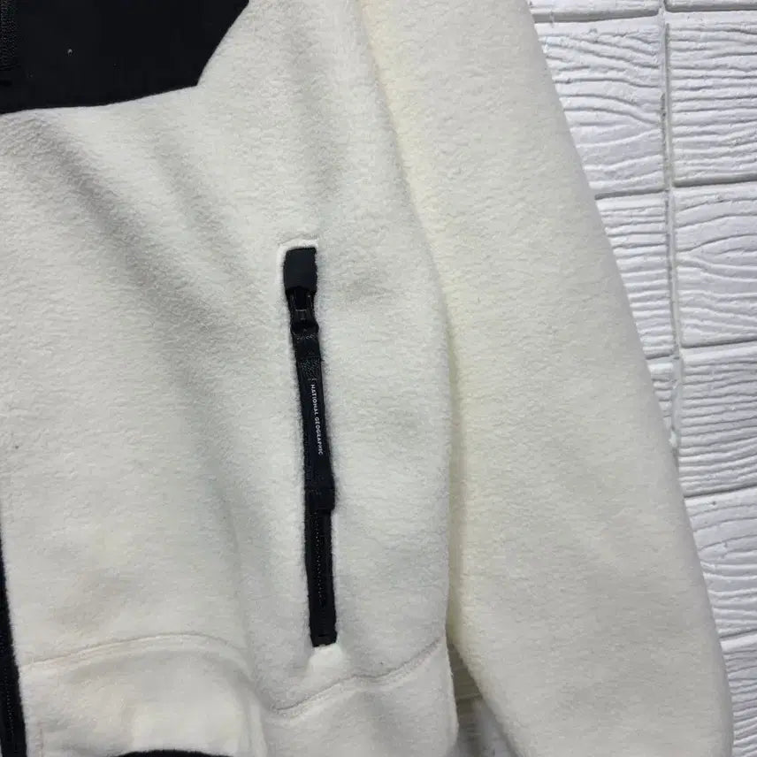[BUNJANG] National Geographic Fleece Jacket / 새상품 2021년 내셔널지오그래픽  후리스 자켓 100