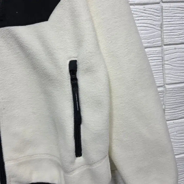 [BUNJANG] National Geographic Fleece Jacket / 새상품 2021년 내셔널지오그래픽  후리스 자켓 100