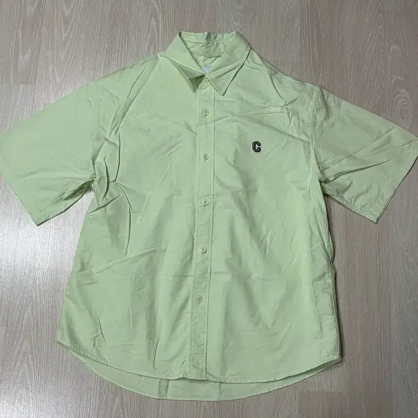 [SOLD OUT] (옷장정리) 커버낫 연두색 반팔 셔츠 반바지 세트