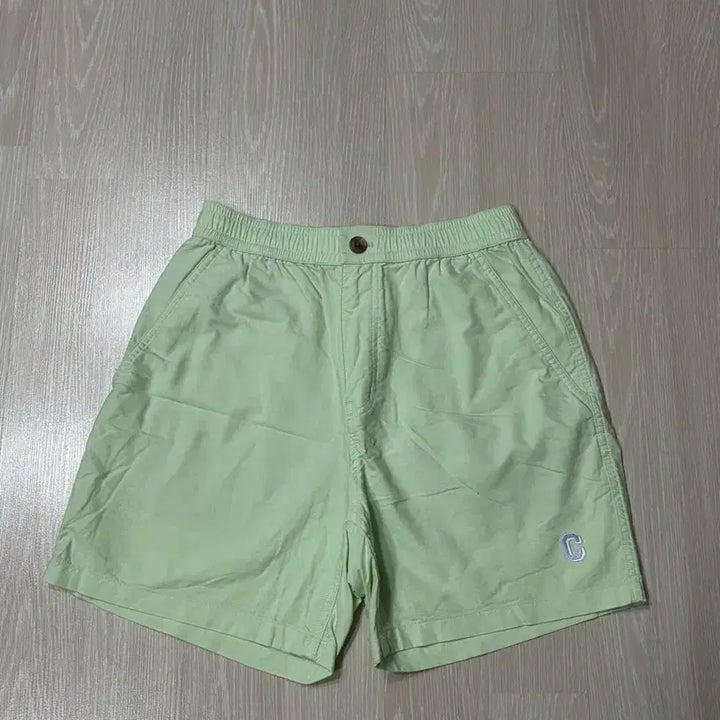 [SOLD OUT] (옷장정리) 커버낫 연두색 반팔 셔츠 반바지 세트