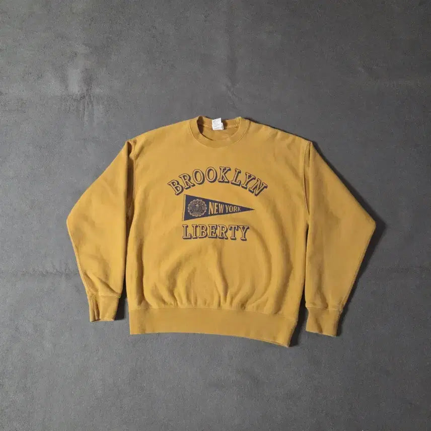 [BUNJANG] Outstanding Brooklyn Liberty Oversized Sweatshirt S Mustard / 아웃스탠딩 브루클린 리버티 오버핏 맨투맨 S 머스터드