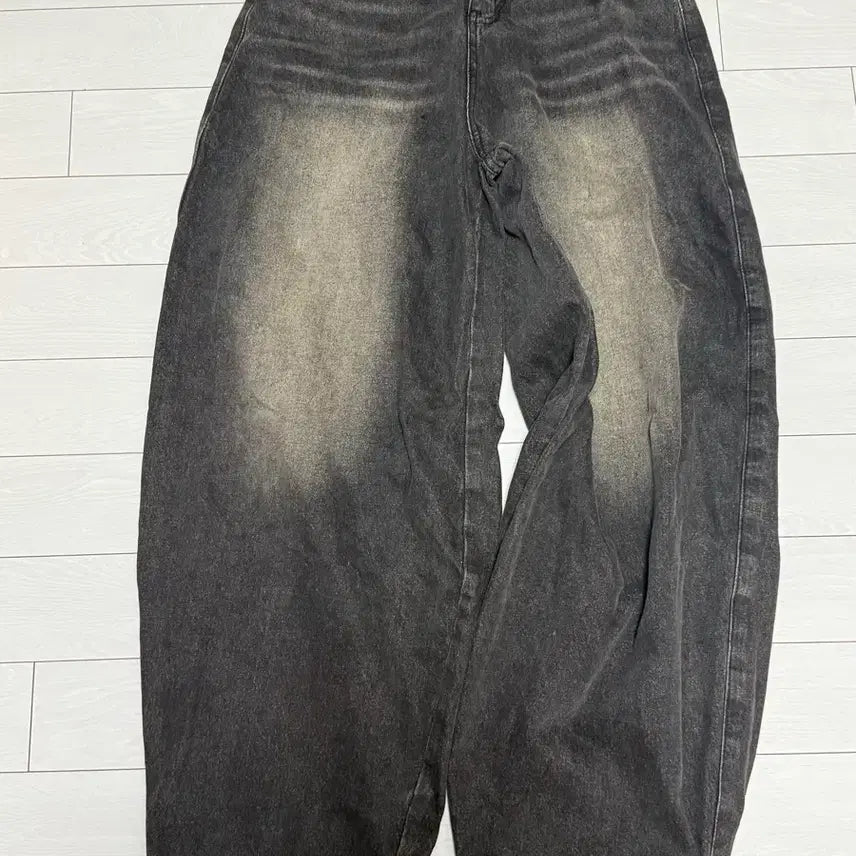 [BUNJANG] Unisex Vintage Wide Sand Washing Denim Pants / 남녀공용 빈티지 와이드 샌드 워싱 데님 팬츠